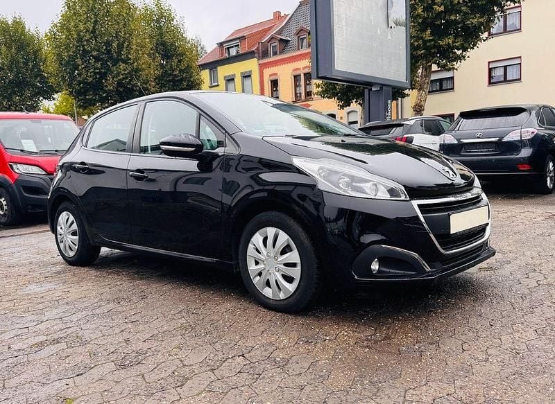 Schwarz Gebraucht 2017 Peugeot 208 Active Kleinwagen | 6.600 € (Fairer Preis) - Bild 1/4