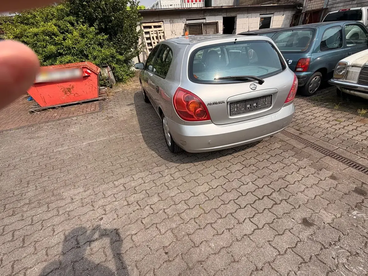 Gebraucht Nissan Almera 102 PS (75 kW) 2003 Silber Limousine