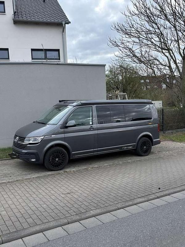 Gebraucht VW Transporter Comfortline 204 PS (150 kW) 2025 Grau Van
