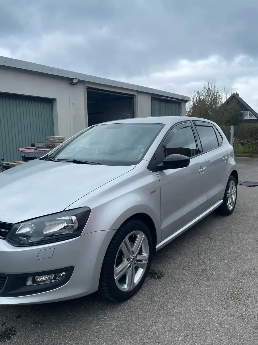 Gebraucht VW Polo Match 69 PS (50 kW) 2012 Silber Kleinwagen