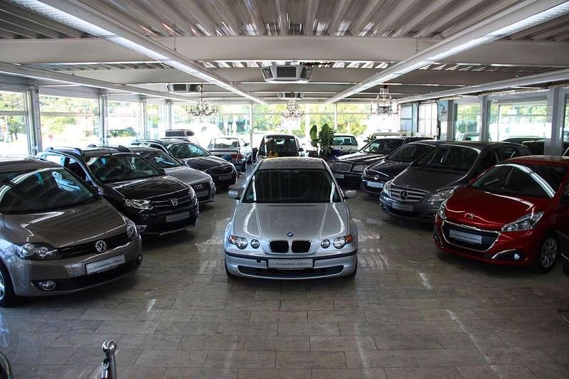 Grau Gebraucht 2003 BMW 316 Compact Kleinwagen | 2.990 € - Bild 1/4