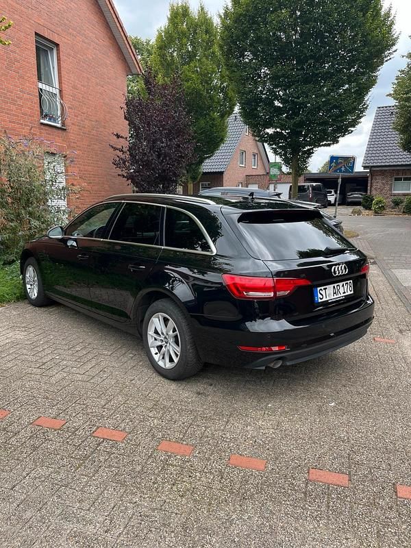 Schwarz Gebraucht 2016 Audi A4 Kombi | 13.599 € (Guter Preis) - Bild 1/4