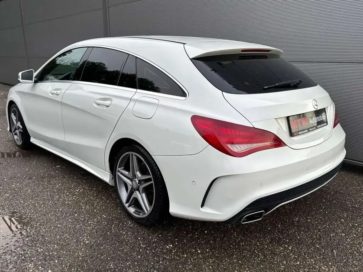 Gebraucht Mercedes CLA180 AMG line 122 PS (89 kW) 2015 Calcitweiss/zirrusweiss Coupé