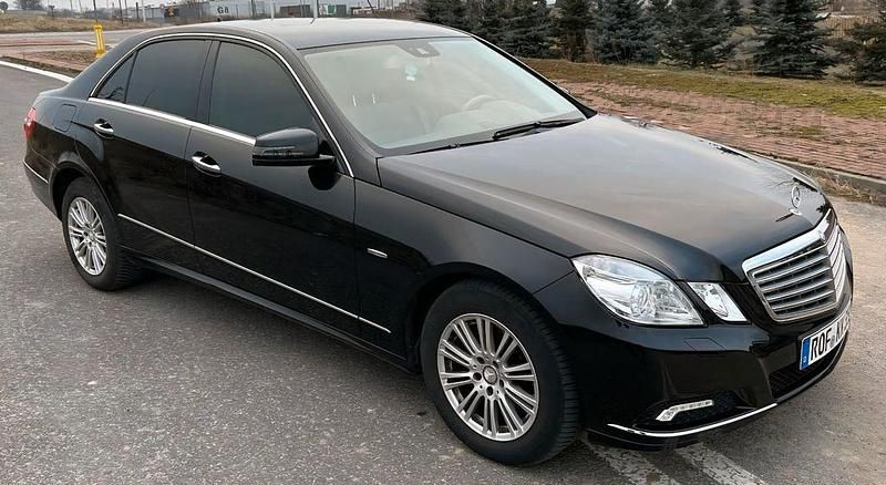 Schwarz Gebraucht 2010 Mercedes 350 Elegance Limousine | 10.800 € (Superpreis) - Bild 1/4