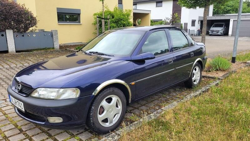 Blau Gebraucht 1998 Opel Vectra Limousine | 1.200 € (Fairer Preis) - Bild 1/4