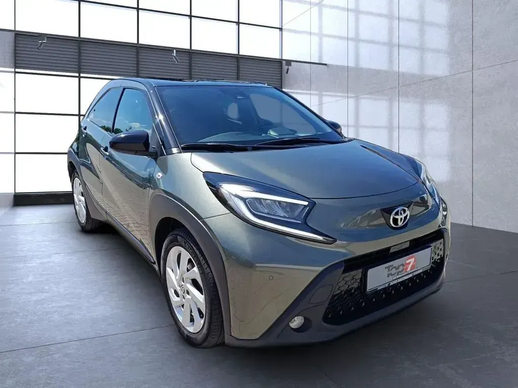 Gebraucht Toyota Aygo X Pulse 72 PS (52 kW) 2022 Cardamon green SUV