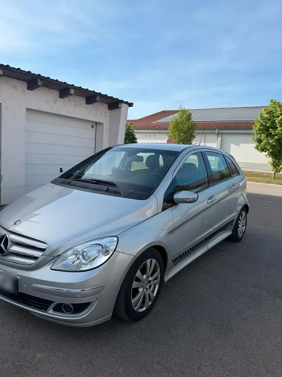 Gebraucht Mercedes B180 108 PS (79 kW) 2007 Silber Van / Kleinbus