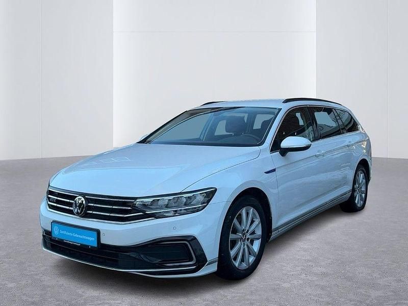Gebraucht VW Passat GTE 218 PS (160 kW) 2021 Oryxweiß perlmutteffekt Kombi
