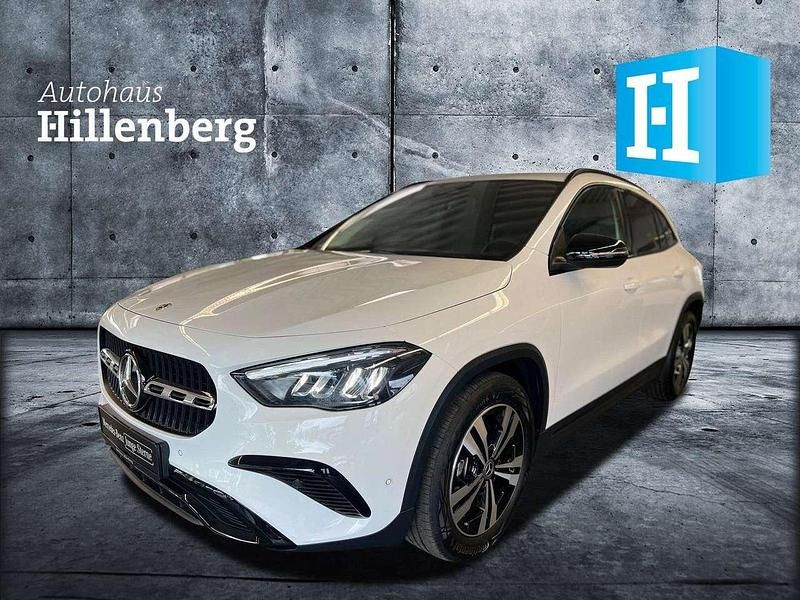 Weiß Gebraucht 2024 Mercedes GLA200 Advanced SUV | 37.900 € (Fairer Preis) - Bild 1/4