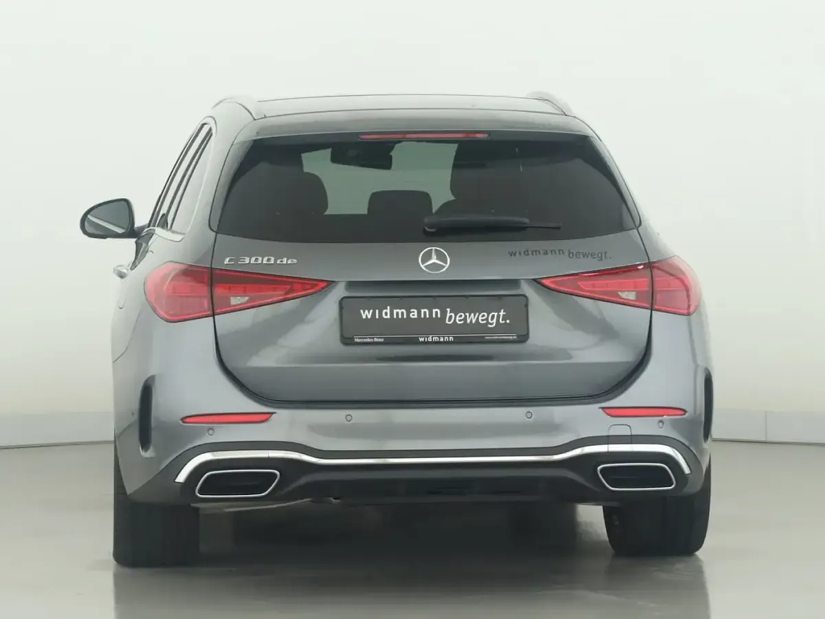 Gebraucht Mercedes C300e 197 PS (144 kW) 2026 Metalliclack selenitgrau Kombi