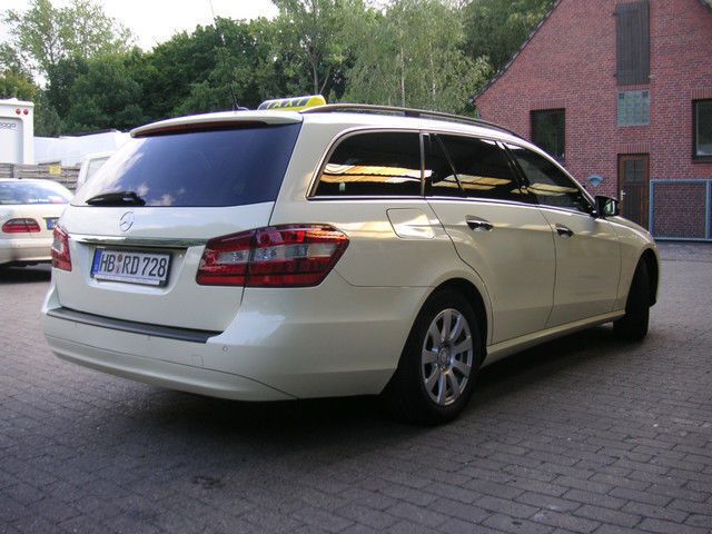 Gebraucht Mercedes E200 136 PS (100 kW) 2010 Andere farbe Kombi