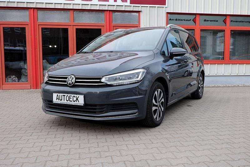 Gebraucht VW Touran Active 150 PS (110 kW) 2022 Grau Van / Kleinbus