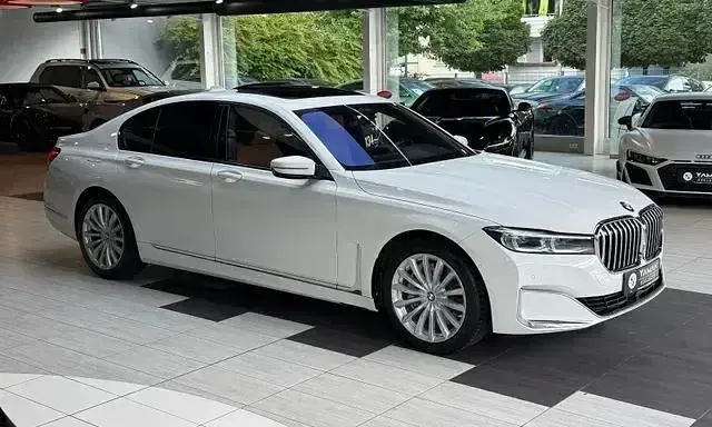Gebraucht BMW 750 Performance 400 PS (294 kW) 2020 Weiß Limousine