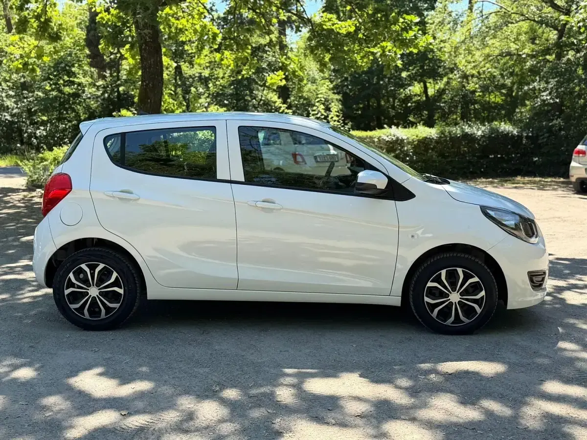 Gebraucht Opel Karl 75 PS (55 kW) 2015 Weiß Kleinwagen