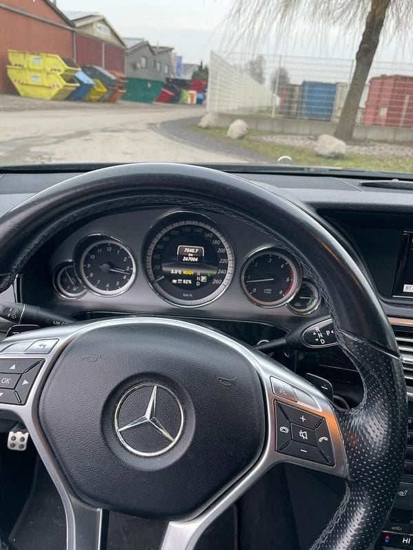 Gebraucht Mercedes E300 AMG 204 PS (150 kW) 2013 Schwarz Limousine