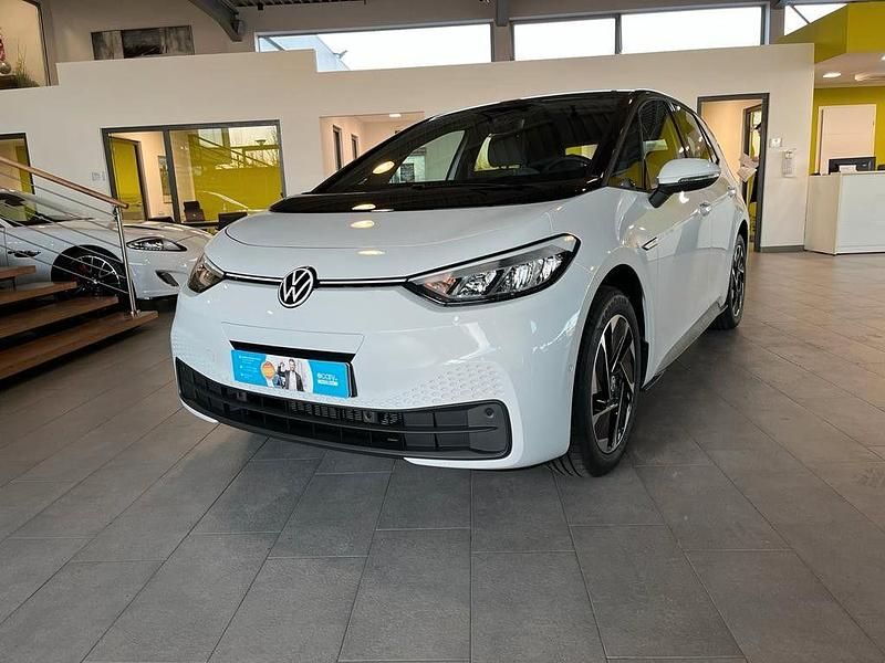 Weiß Gebraucht 2023 VW ID.3 Pro Performance Kleinwagen | 28.995 € (Fairer Preis) - Bild 1/4
