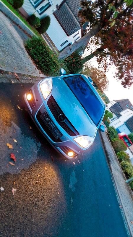Grau Gebraucht 2005 Opel Vectra Kombi | 1.400 € (Etwas zu teuer) - Bild 1/4