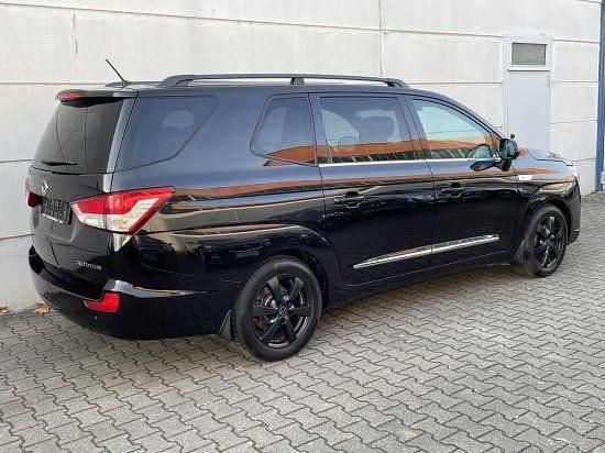Gebraucht SsangYong Rodius 178 PS (130 kW) 2018 Space black lak Van / Kleinbus