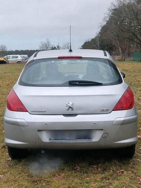 Gebraucht Peugeot 308 101 PS (74 kW) 2008 Silber Limousine