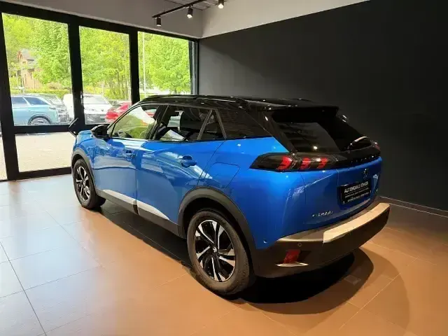 Second-hand Peugeot e-2008 GTi 100 kW (136 CP) 2022 Albastru SUV