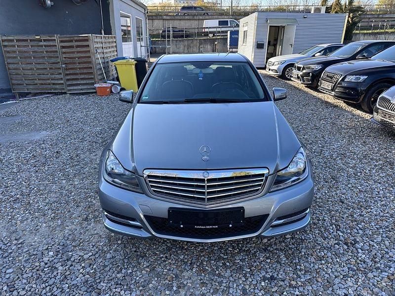 Gebraucht Mercedes C180 156 PS (114 kW) 2014 Silber Limousine