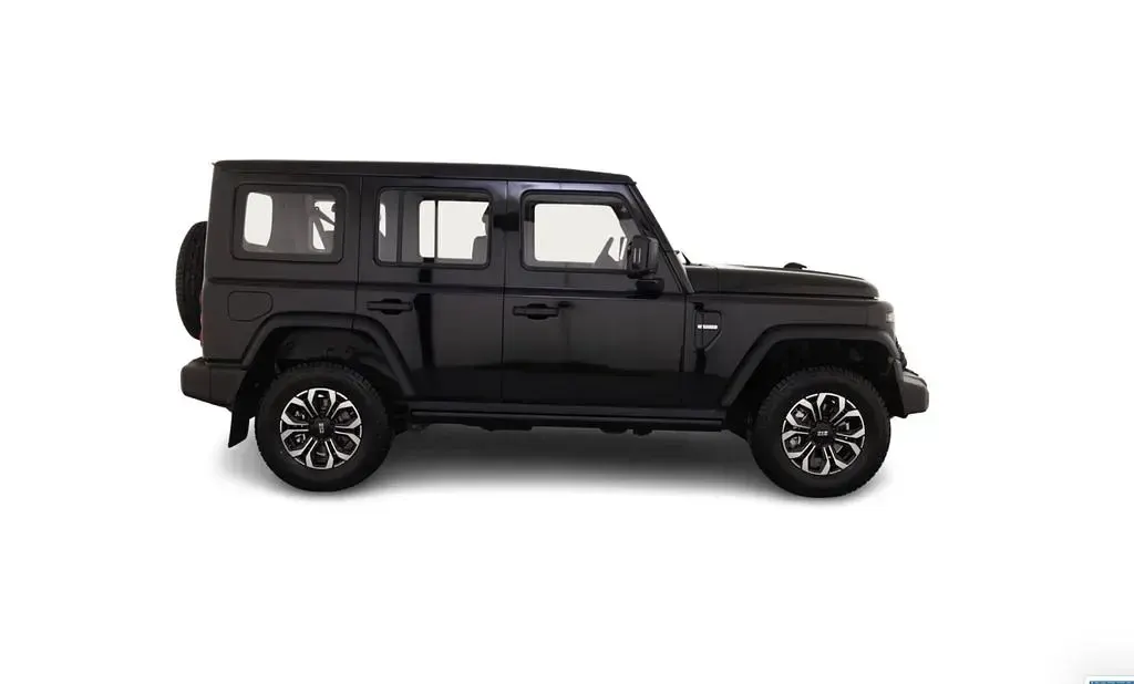 Neu BAW 212 166 PS (122 kW) 2026 Schwarz SUV