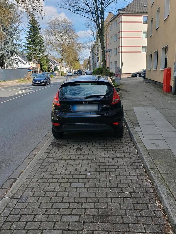 Gebraucht Ford Fiesta 82 PS (60 kW) 2011 Schwarz Kleinwagen