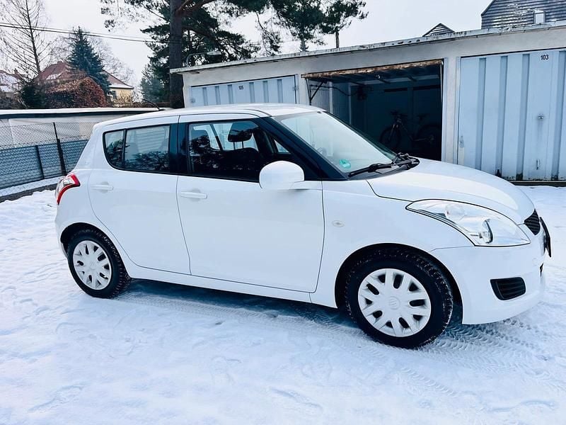 Gebraucht Suzuki Swift 94 PS (69 kW) 2011 Weiß Kleinwagen