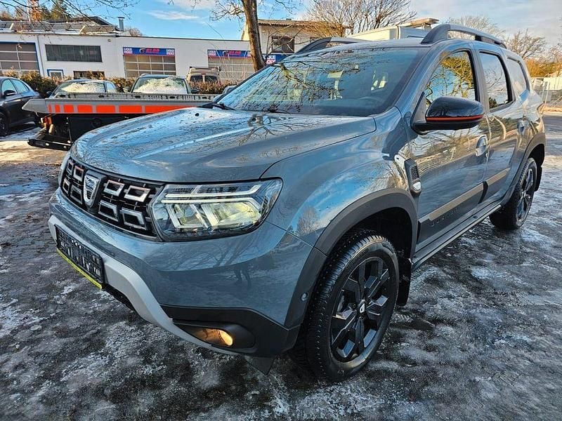 Grau Gebraucht 2023 Dacia Duster SUV | 19.790 € (Guter Preis) - Bild 1/4
