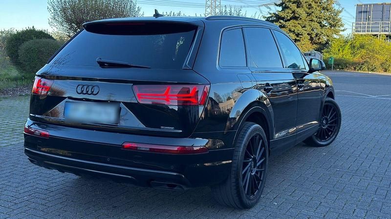 Gebraucht Audi Q7 Ambiente 218 PS (160 kW) 2017 Schwarz SUV