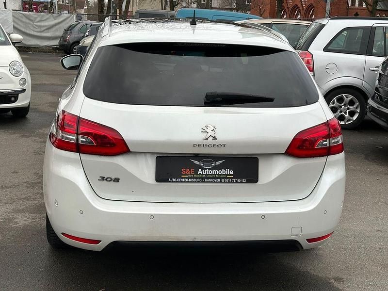 Gebraucht Peugeot 308 SW Allure 131 PS (96 kW) 2015 Weiß Kombi