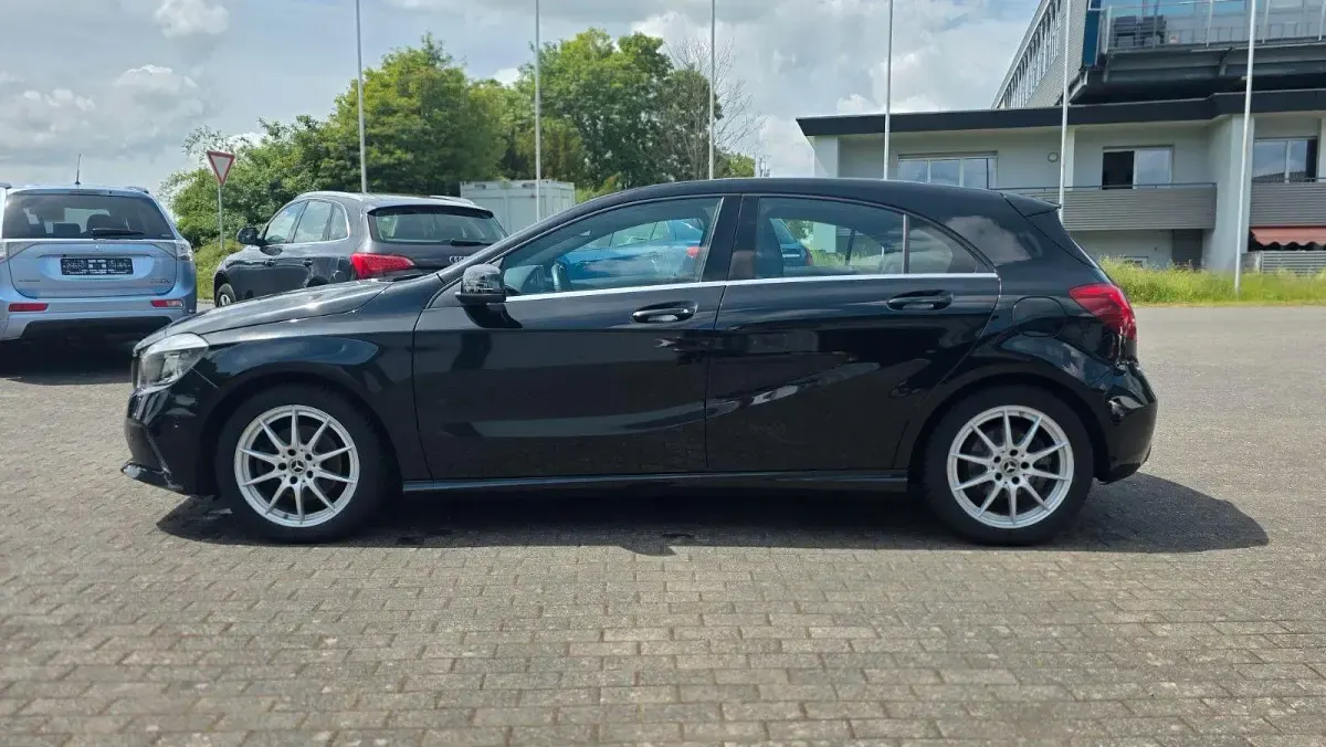 Gebraucht Mercedes A200 156 PS (114 kW) 2017 Schwarz Kleinwagen