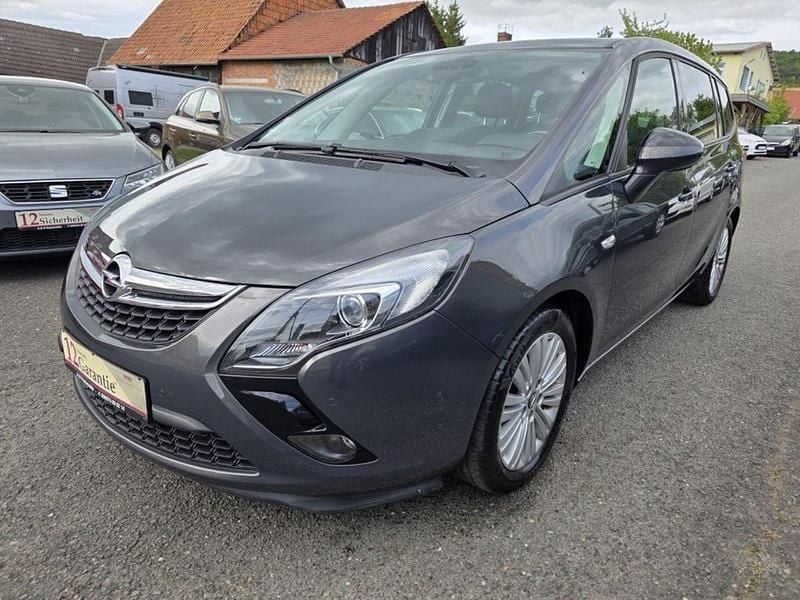 Grau Gebraucht 2016 Opel Zafira Tourer Van / Kleinbus | 10.990 € (Fairer Preis) - Bild 1/4