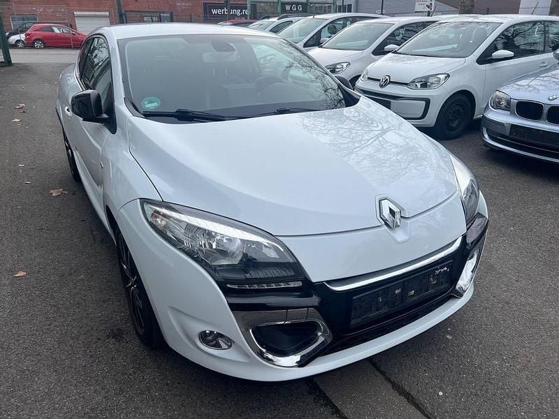 Gebraucht Renault Mégane Bose Edition 116 PS (85 kW) 2014 Gletscherweiss Coupé