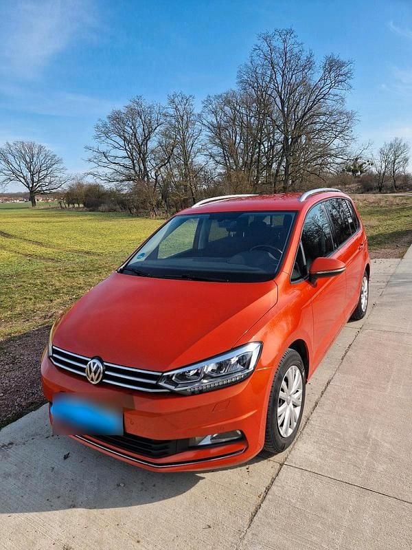 Gebraucht VW Touran 150 PS (110 kW) 2017 Orange Van / Kleinbus