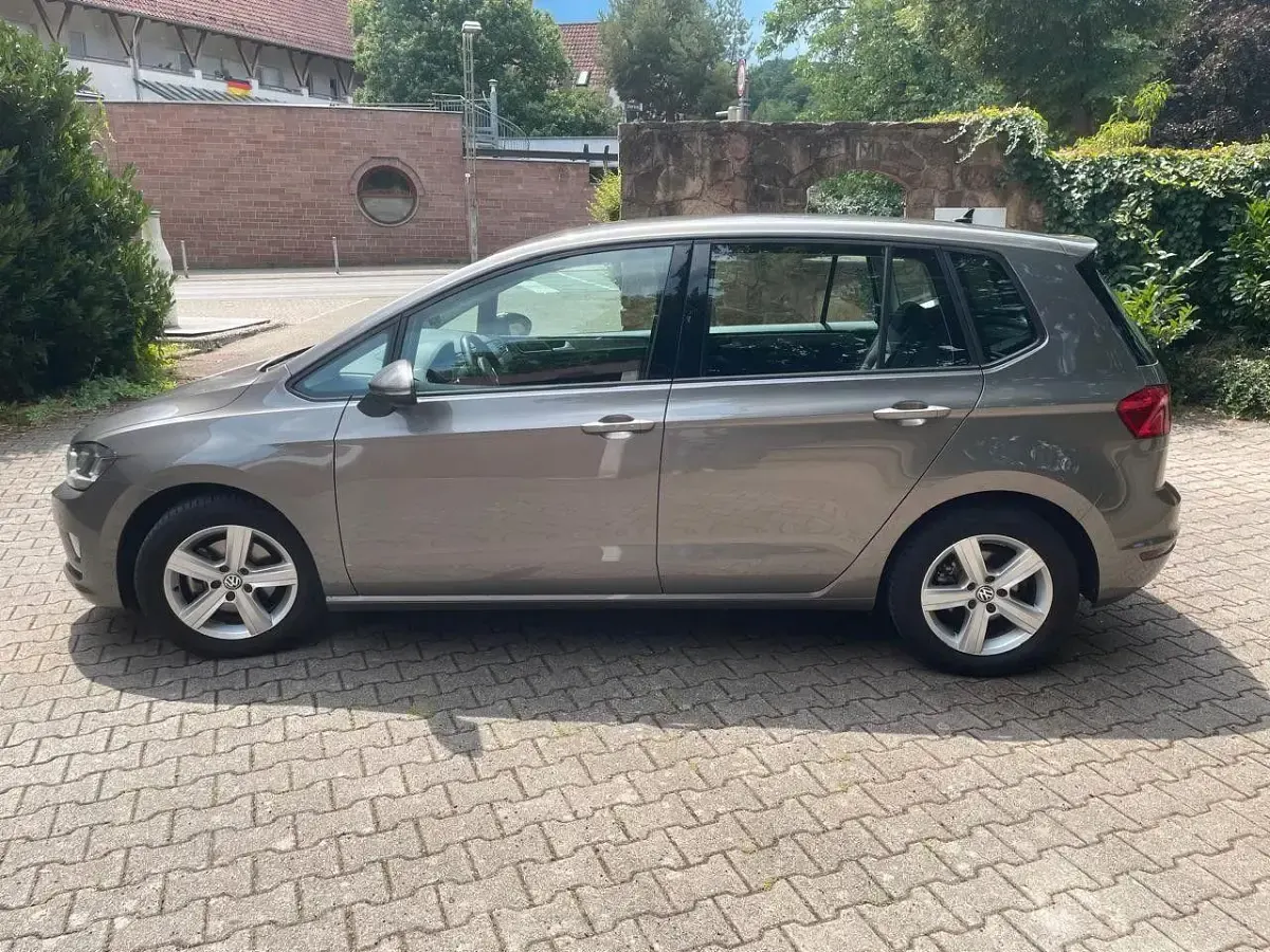 Gebraucht VW Golf Sportsvan Comfortline 150 PS (110 kW) 2017 Grau Van / Kleinbus
