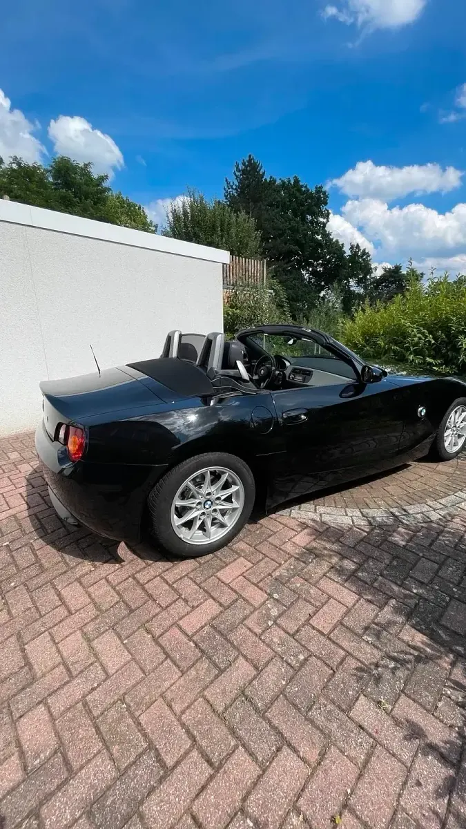 Gebraucht BMW Z4 Basis 170 PS (125 kW) 2005 Schwarz Cabrio