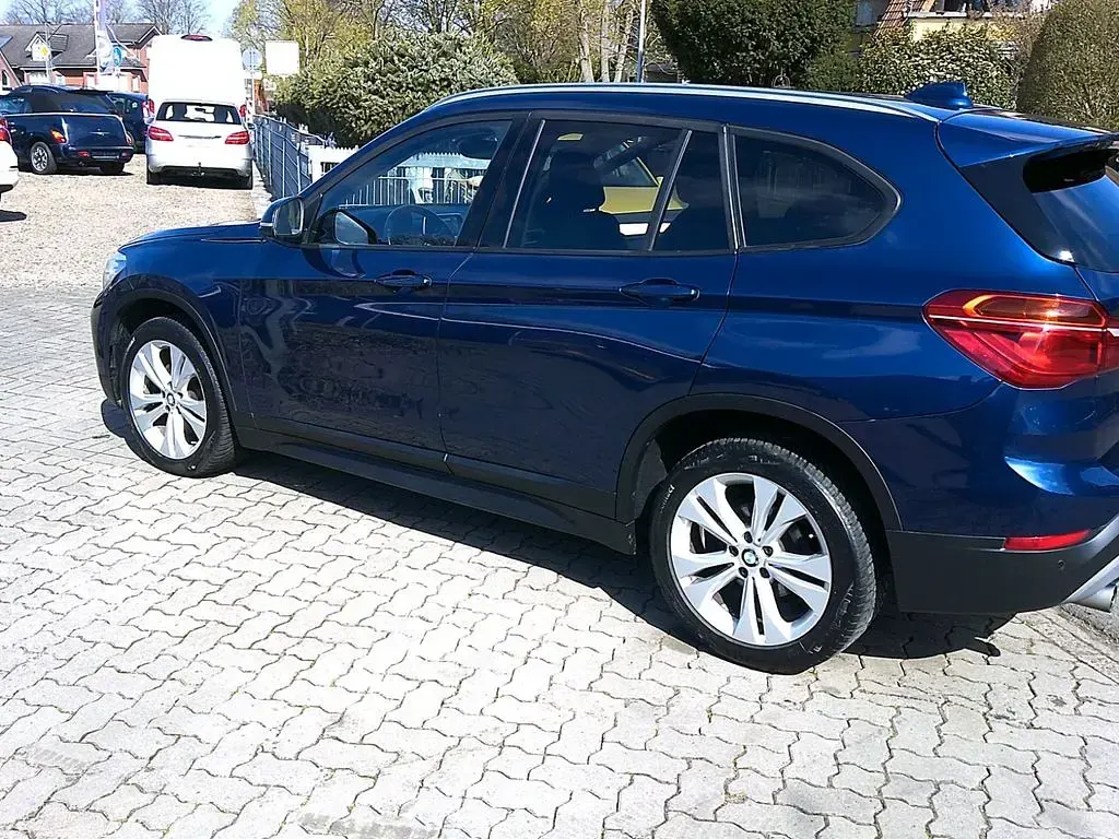 Używany BMW X1 Advantage 150 KM (110 kW) 2017 Niebieski SUV