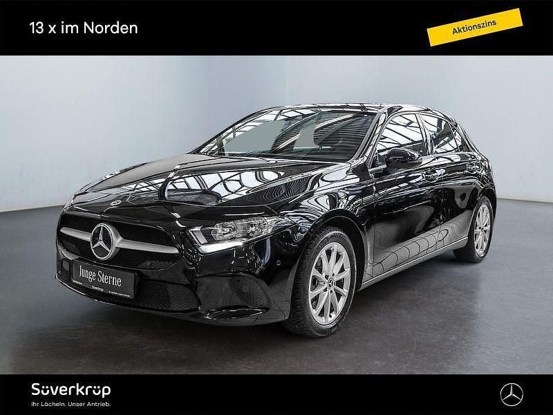 Unilack nachtschwarz Gebraucht 2022 Mercedes A250 Limousine | 22.980 € (Superpreis) - Bild 1/4