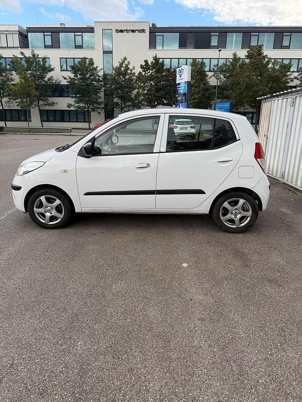 Gebraucht Hyundai i10 75 PS (55 kW) 2009 Weiß Kleinwagen