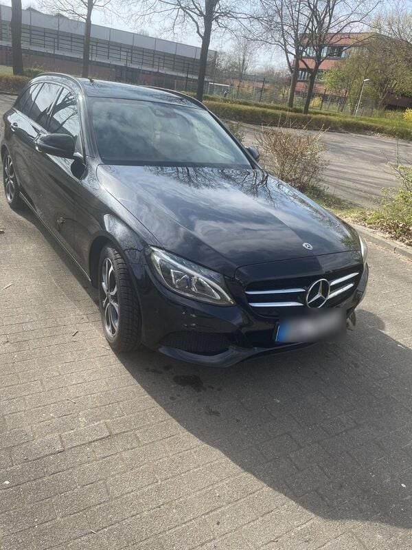 Schwarz Gebraucht 2018 Mercedes C220 Kombi | 13.999 € (Guter Preis) - Bild 1/4