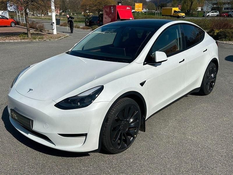 Weiß Gebraucht 2022 Tesla Model Y Performance SUV | 34.900 € (Superpreis) - Bild 1/1