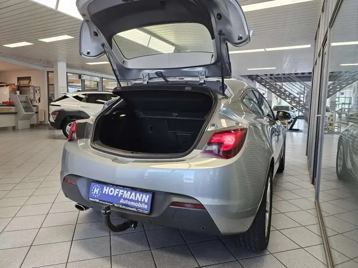 Gebraucht Opel Astra 140 PS (102 kW) 2013 Graumet. (metallic) Limousine