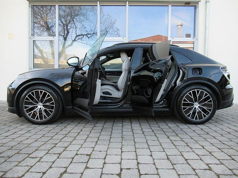 Schwarz Gebraucht 2025 Porsche Macan SUV | 92.950 € (Fairer Preis) - Bild 1/4