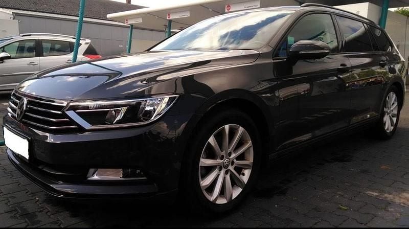 Grau Gebraucht 2016 VW Passat Comfortline Kombi | 12.600 € (Superpreis) - Bild 1/4