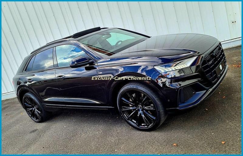 Schwarz (metallic) Gebraucht 2021 Audi Q8 S-Line SUV | 57.750 € (Guter Preis) - Bild 1/4