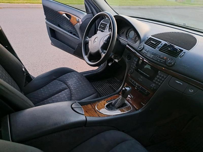 Gebraucht Mercedes E270 177 PS (130 kW) 2003 Limousine
