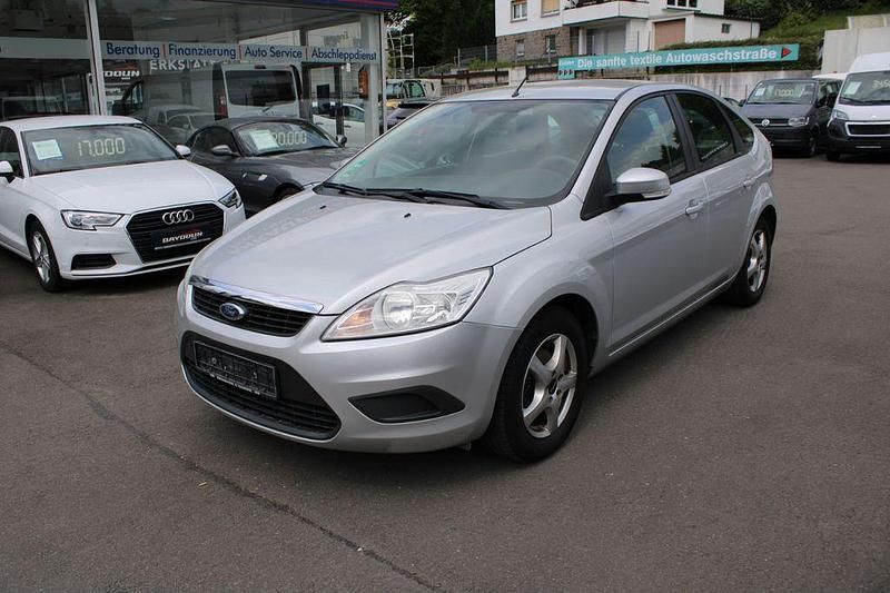 Silber Gebraucht 2010 Ford Focus Limousine | 5.000 € (Fairer Preis) - Bild 1/4