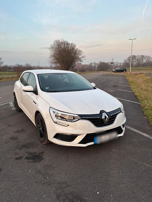 Gebraucht Renault Mégane IV 101 PS (74 kW) 2017 Weiß Limousine