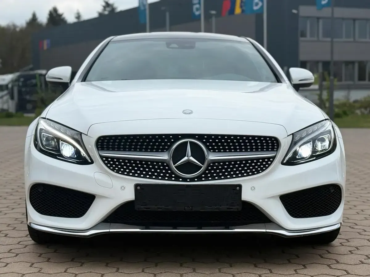 Gebraucht Mercedes C180 156 PS (114 kW) 2016 Weiß Coupé